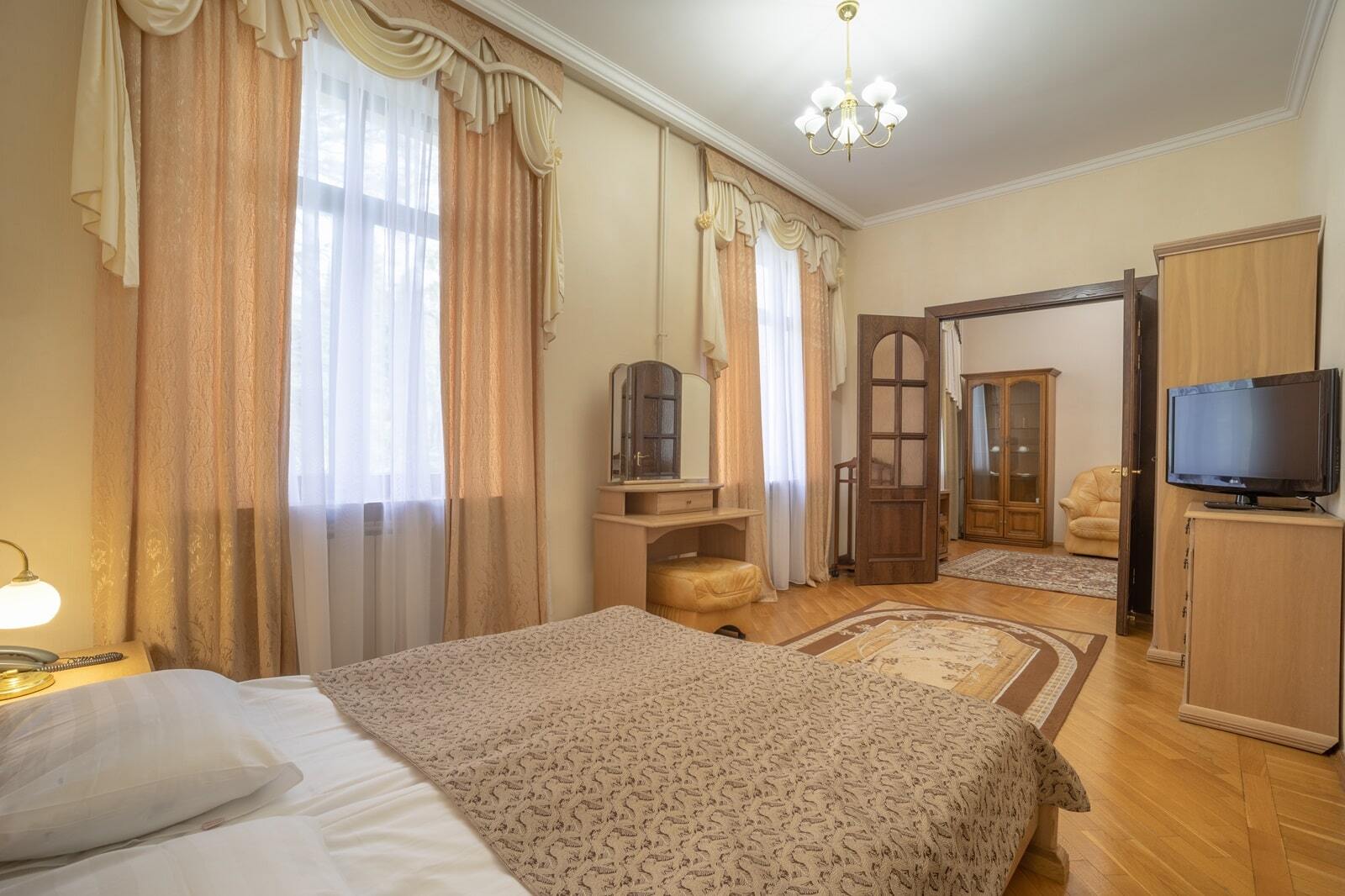 Делюкс (главный корпус)