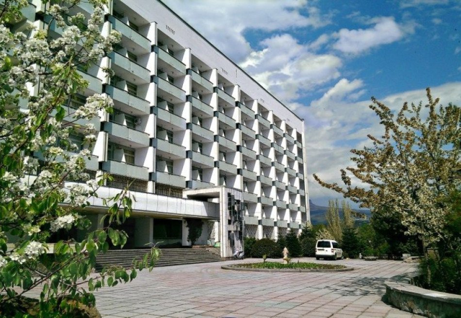 Алуштинский