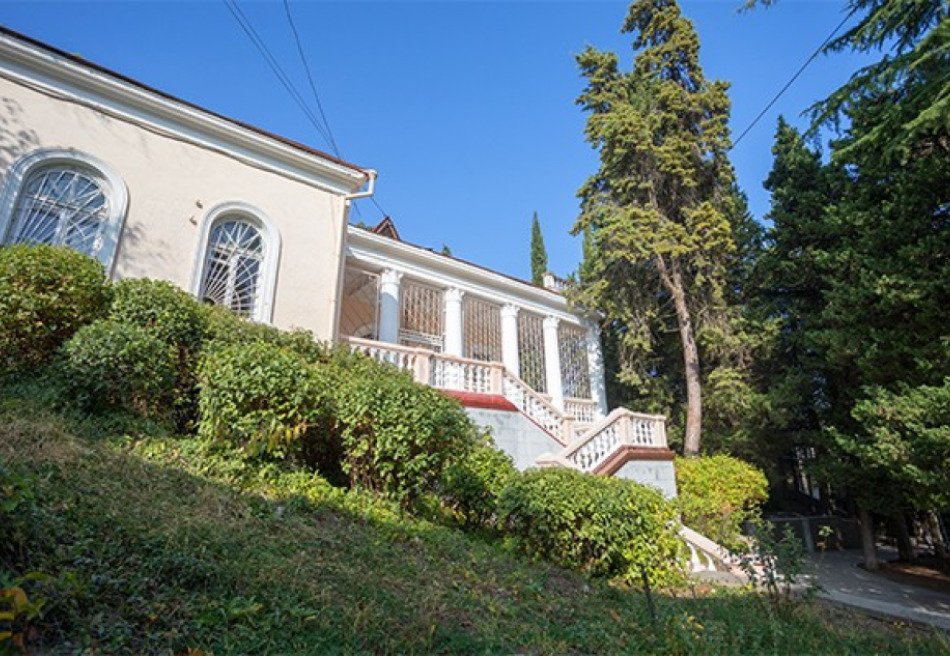 Алуштинский