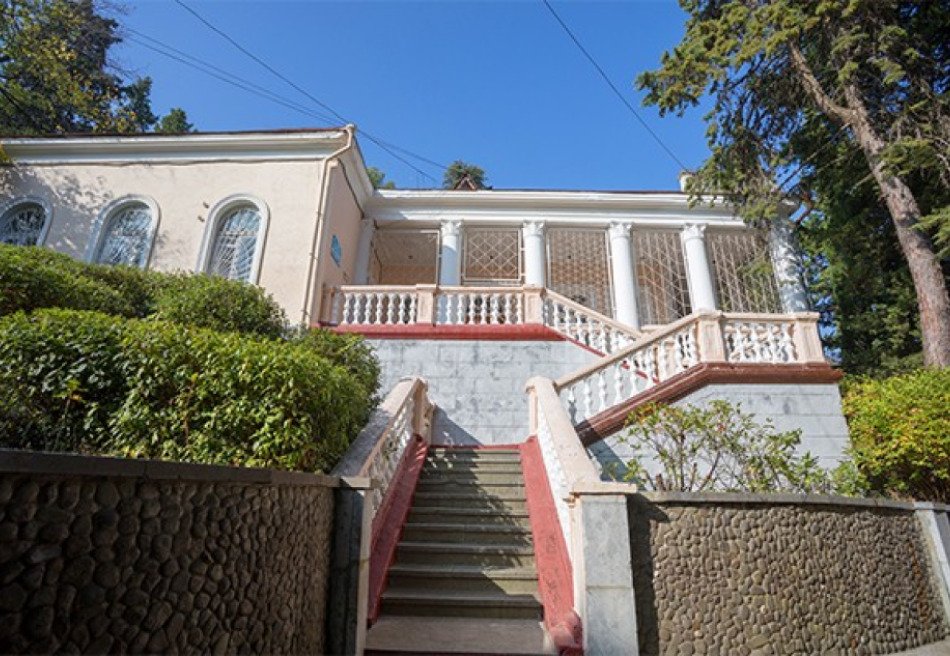 Алуштинский