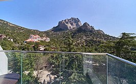 Акция «Весенний ценопад» в  гостиничном комплексе «Новый Свет», Судак