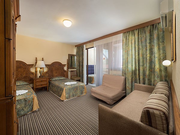 3-местный с балконом