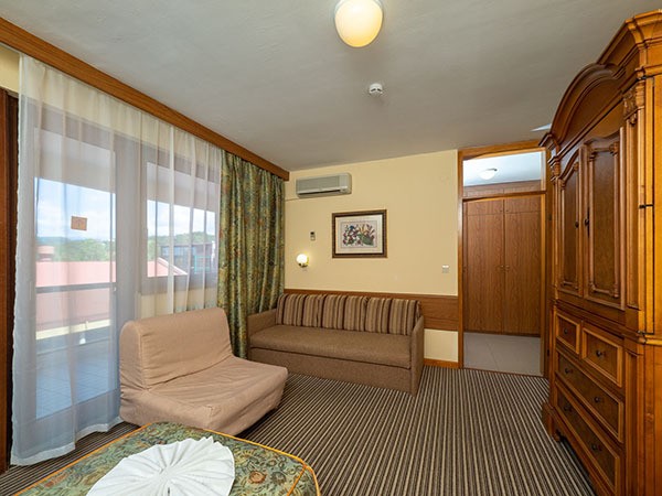 3-местный с балконом