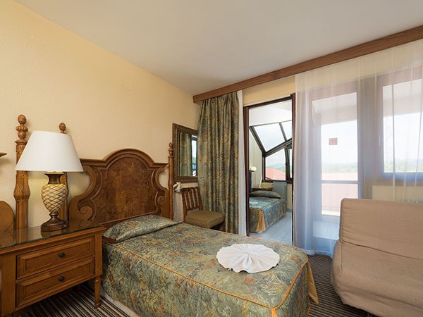 3-местный с балконом