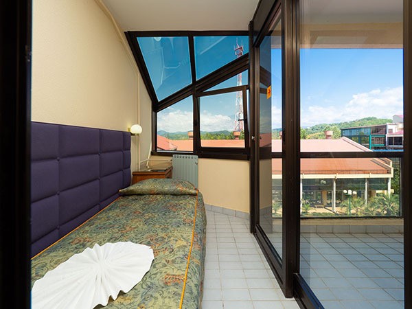 3-местный с балконом