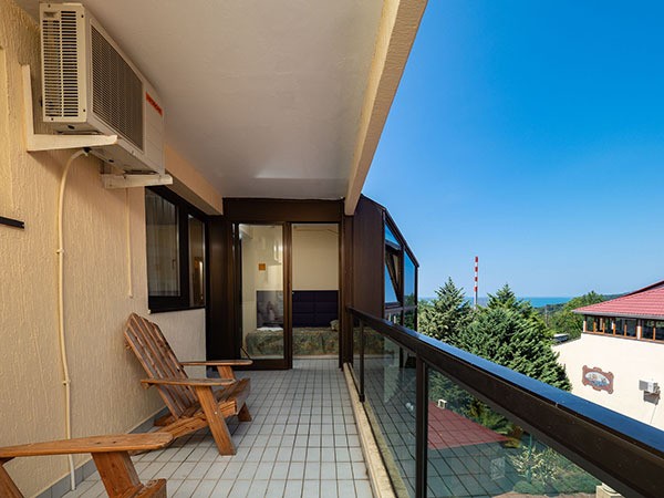 3-местный с балконом