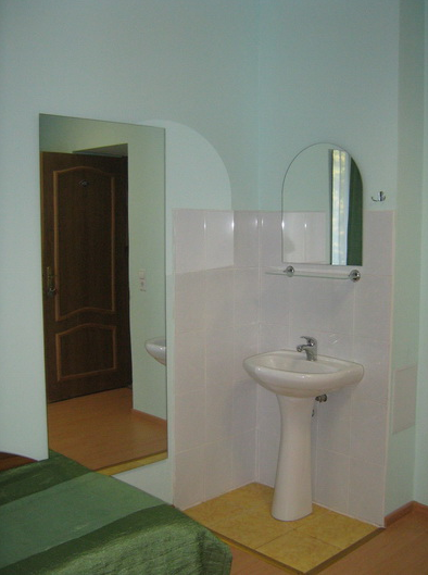 2-местный корпус 2 (с частичными удобствами)