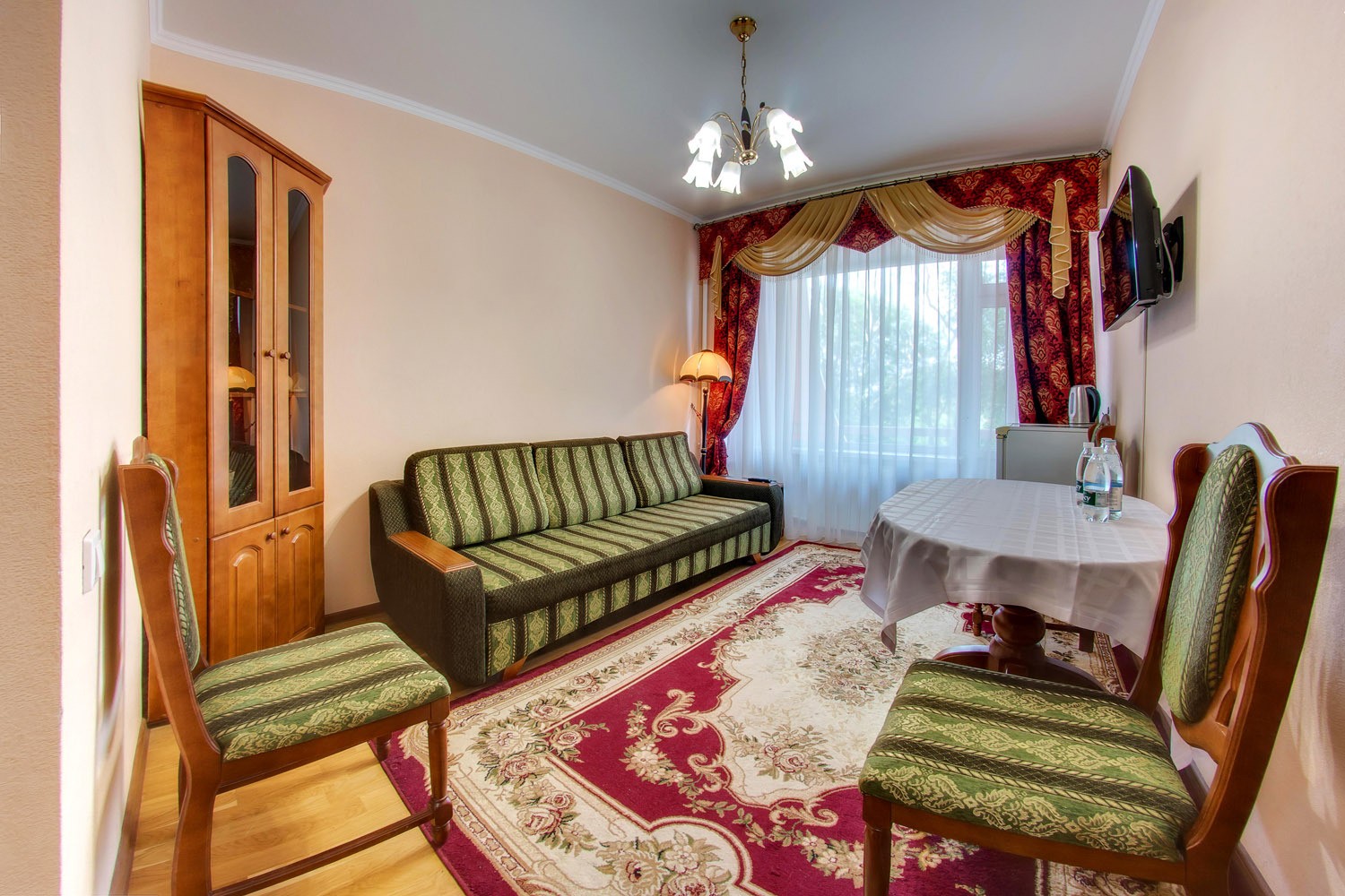 2-местный 2 комнатный номер Люкс (до реновации)