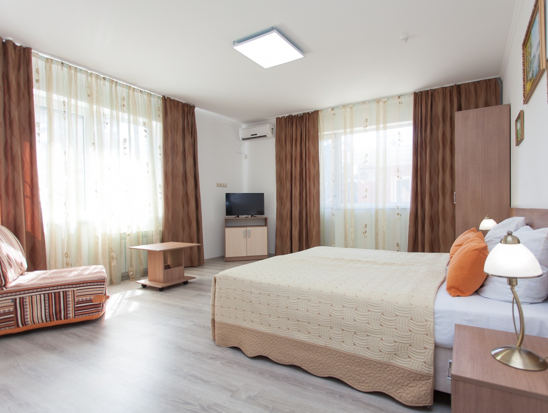 "Стандарт+" в Коттедже 2-местный 1-комнатный с/б (25м2)