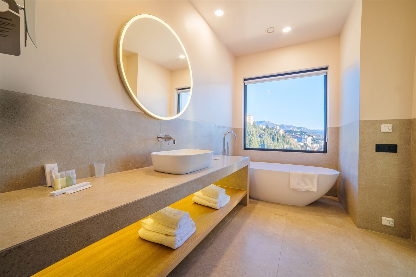 Премиум 2-местный 1-комнатный (корпус Sea Garden)