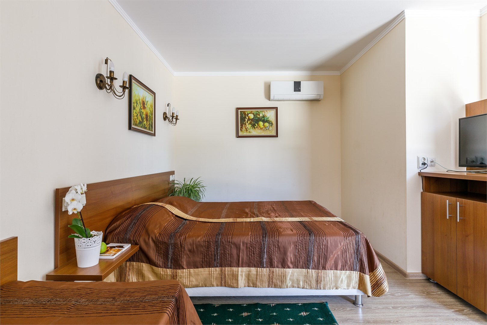 семейный в коттедже 3-м