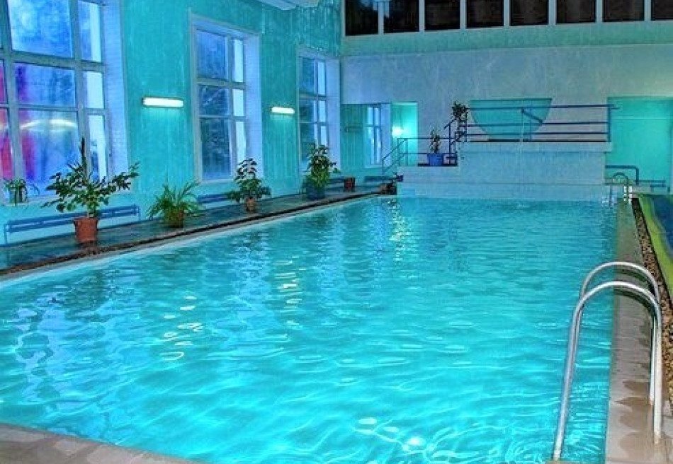 Машиностроитель